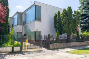 Compass Apartmanok II
